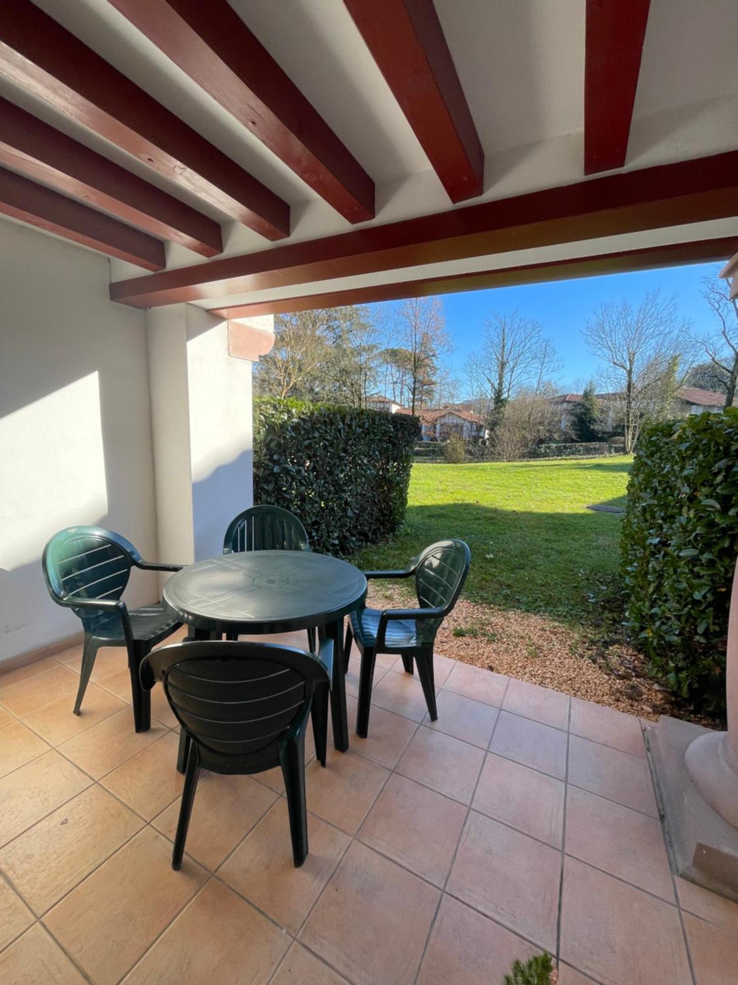 Sejour 4 Personnes - Pays Basque Apartment Uhart-Cize Exterior photo